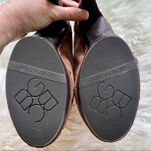 BCBGeneration ‘Melo’ Suede Brown Leather Bootie with faux fur - Picture 6 of 12